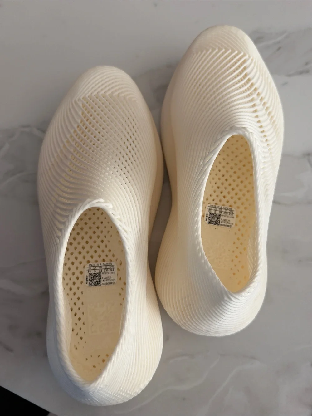 adidas Women’s Slip-On Climacool Mesh Sneakers (women’s 6.5 // men’s 5.5) - Picture 7 of 7